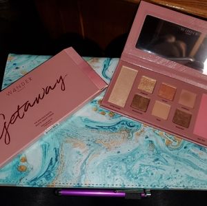3 for $20 Wander Beauty Getaway Palette